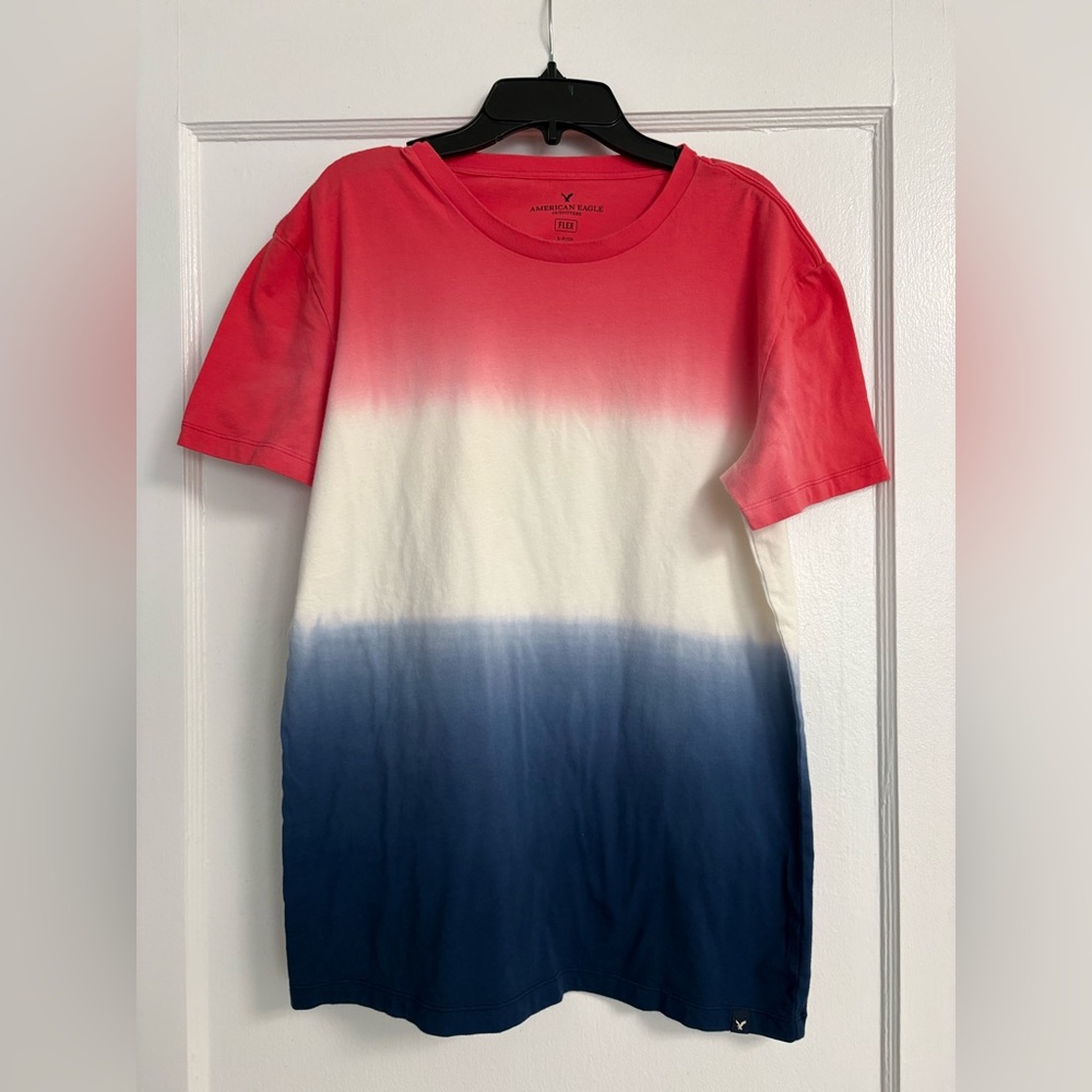Men’s American Eagle Outfitters Flex red white blue ombre T-shirt size small